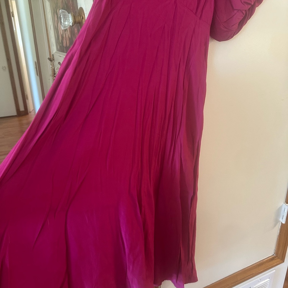 Vibrant Flowy Dress with Pockets - Picture 4 of 6